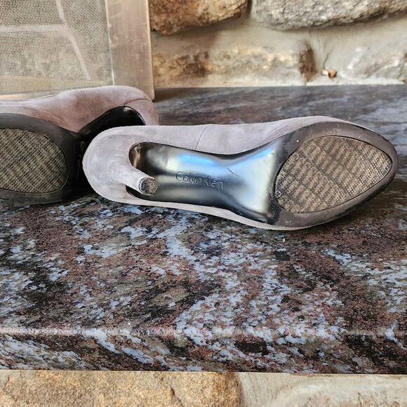 Calvin Klein Onyx Platinum Suede Platform Heels Size 7.5 - Picture 12 of 16